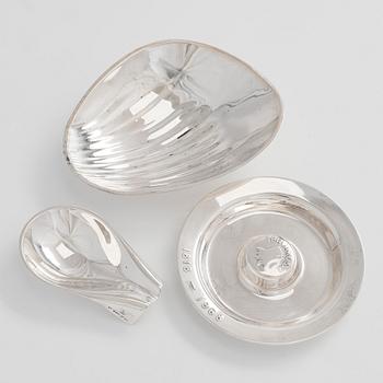 Tapio Wirkkala, skålar, 3 st, silver. Kultakeskus, Tavastehus och Hopeatehdas, Helsingfors, 1956-66.
