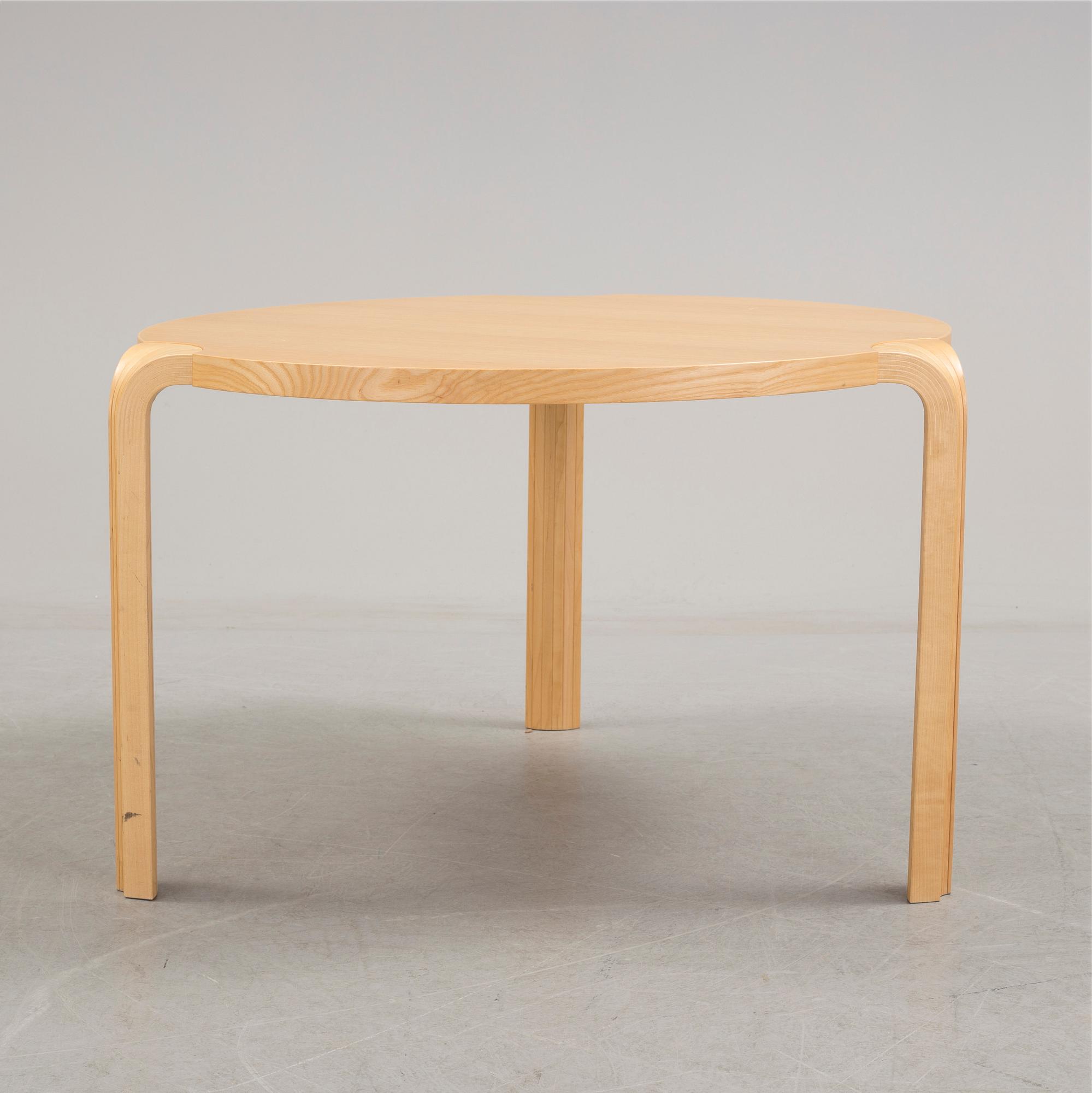 ALVAR AALTO, X-ben bord, Artek, 2006.