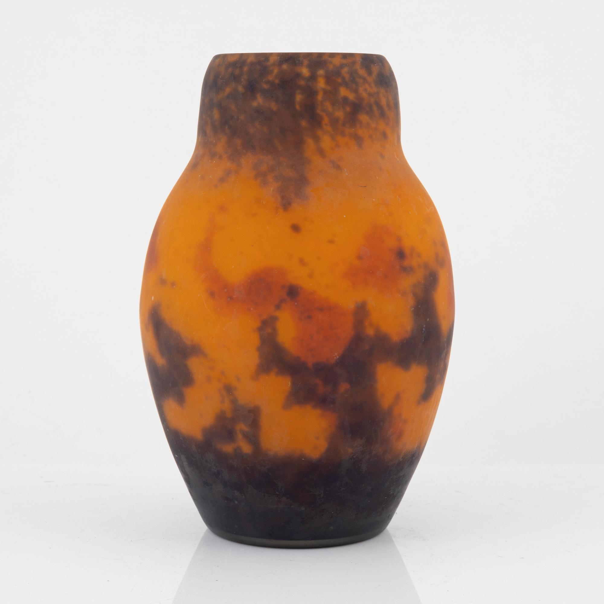 An Art Nouveau glass vase, Muller Frères, Luneville, France.