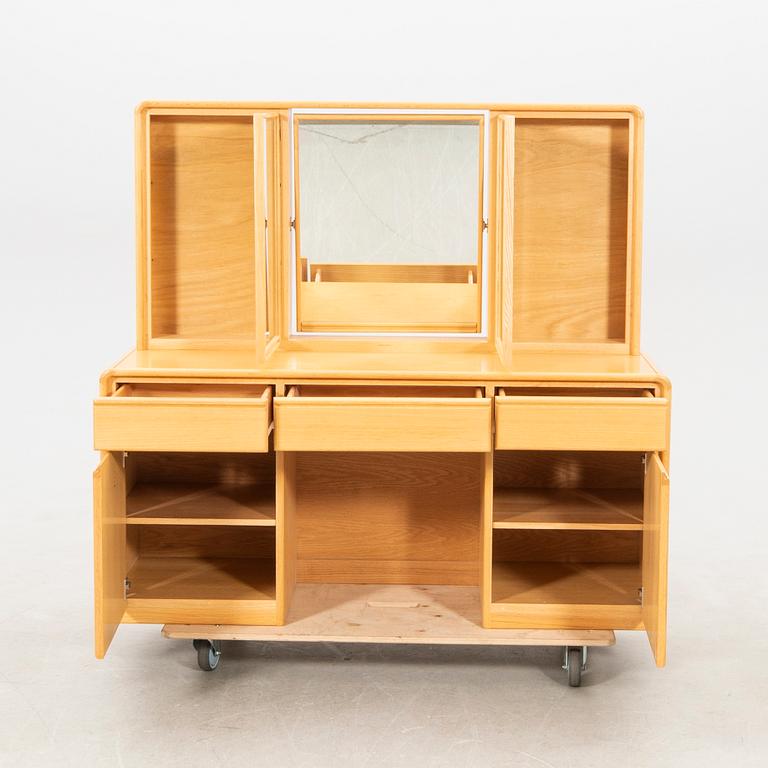 Bedroom furniture set, 4 pieces, late 20th century.