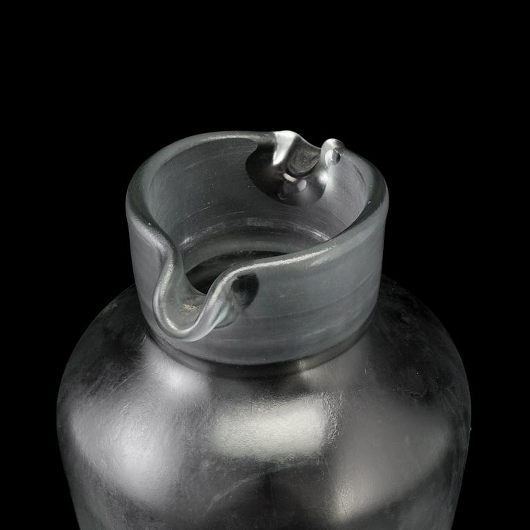 VICKE LINDSTRAND, an 'Ice' glass shaker with six glasses, Orrefors.