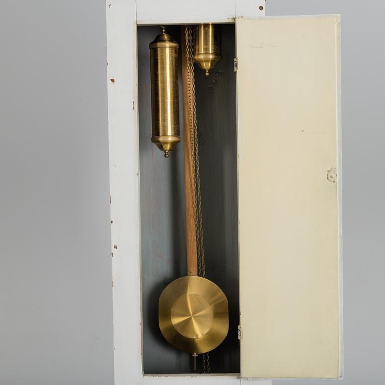 A LONGCASE CLOCK, late 18th / early 19th century.