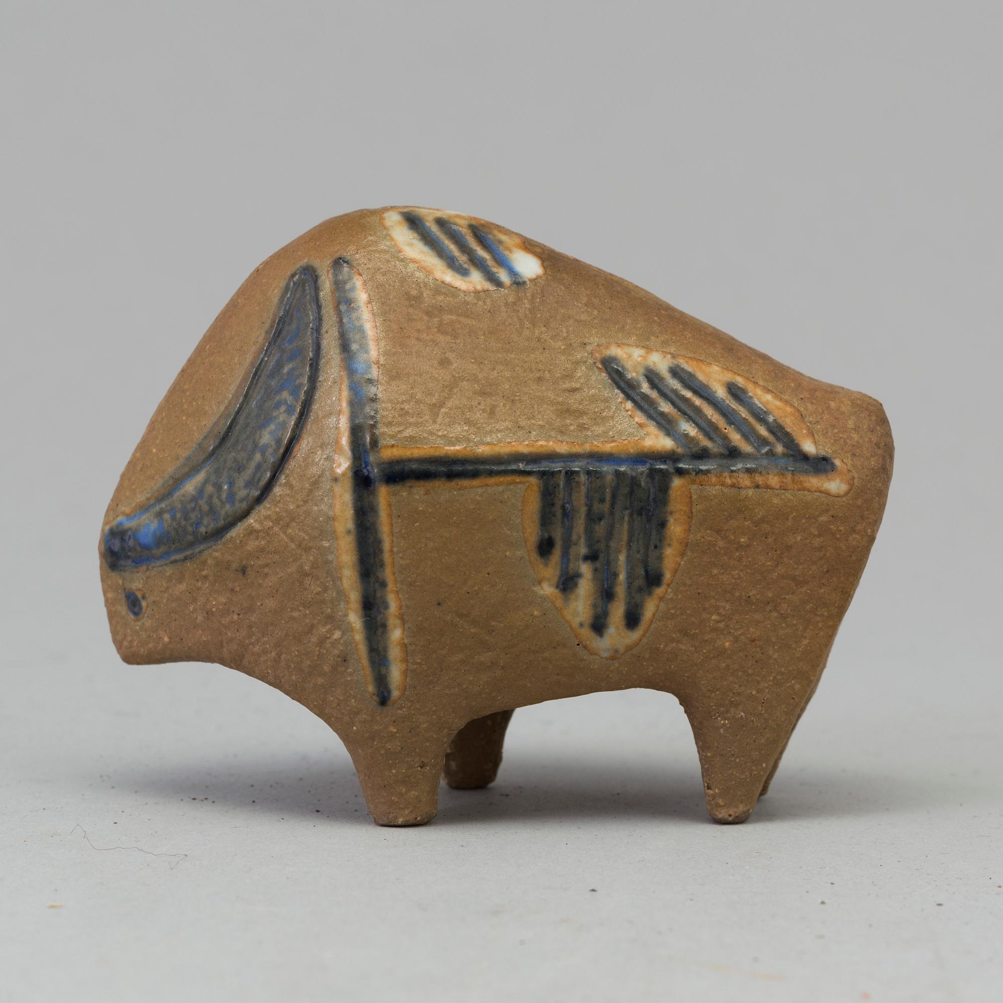 LISA LARSON, figurin i stengods, "Bison", Gustavsberg. I produktion 1956-1978.