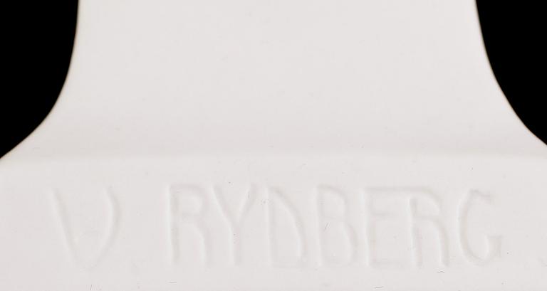 BYSTER, 2 st, parian, 1900-talets första hälft.
