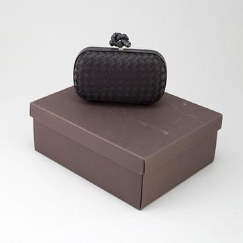 BOTTEGA VENETA, clutch, "New Knot".