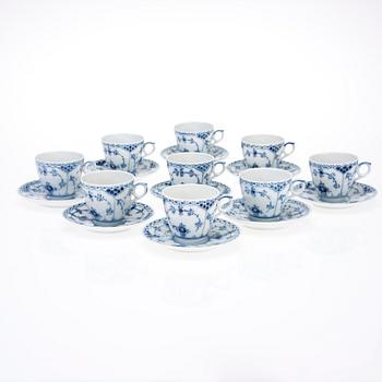 KAFFEKOPPAR med FAT, 9 st, "Musselmalet", Royal Copenhagen, Danmark 1970-80-tal.