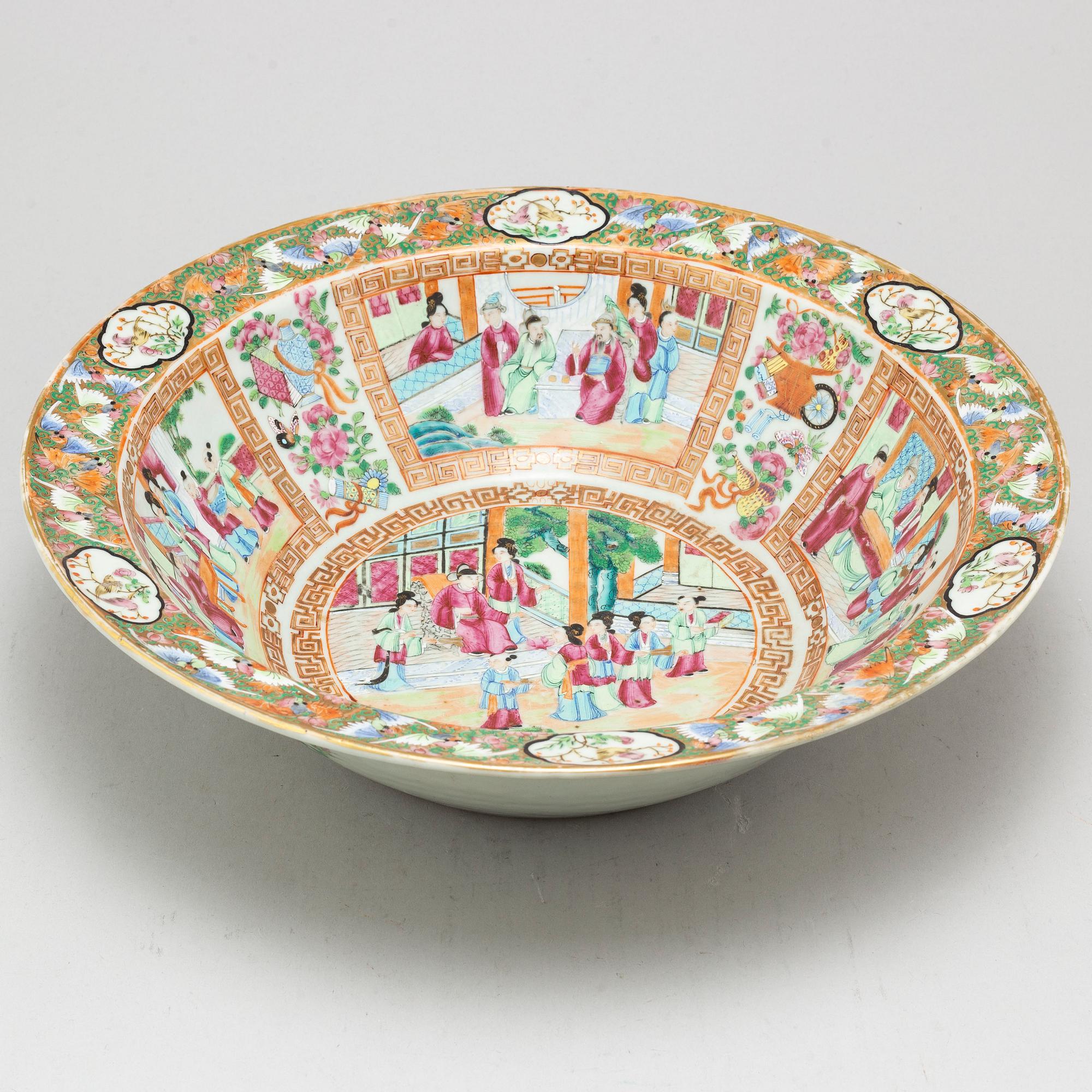 PRAKTSKÅL, porslin. Qingdynastin, Kanton, sent 1800-tal.