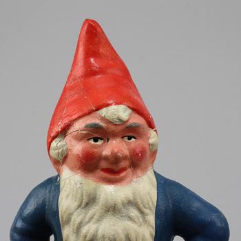 PARTI TOMTAR, 7 st, lergods, 1900-talets första hälft.