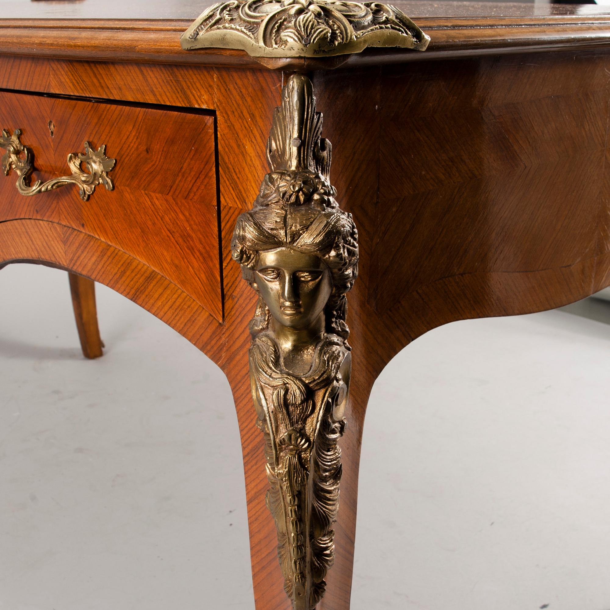 SKRIVBORD, rokokostil, 1900-talets mitt.