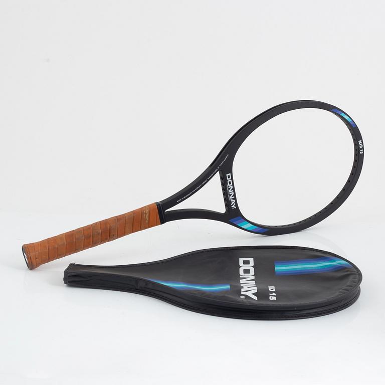 Tennisracket, Signerad Björn Borg. Donnay. Speciellt framtaget oversized mid 15 racket i trä.