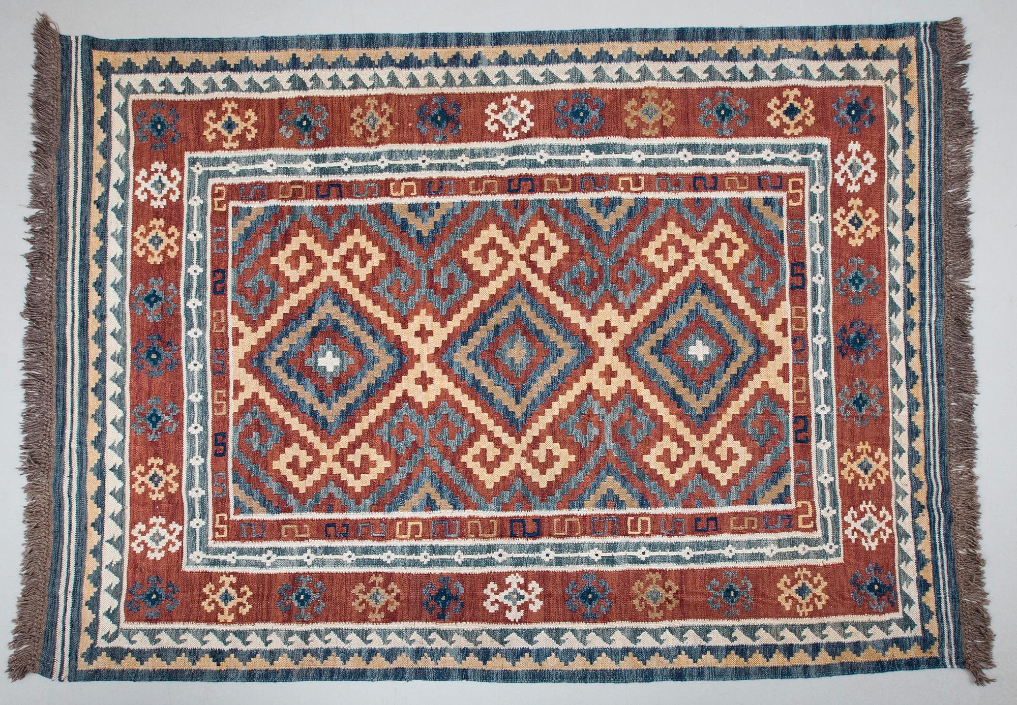 MATTA, kashgai kelim. 240x170 cm.
