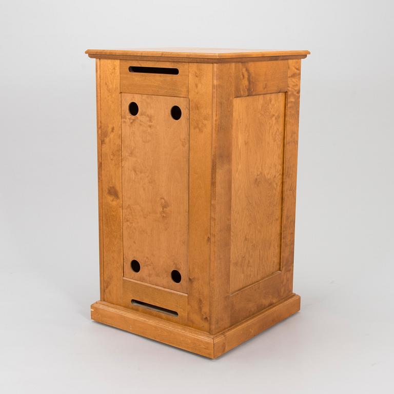 A 21st century jalousie cabinet by Boknäs.