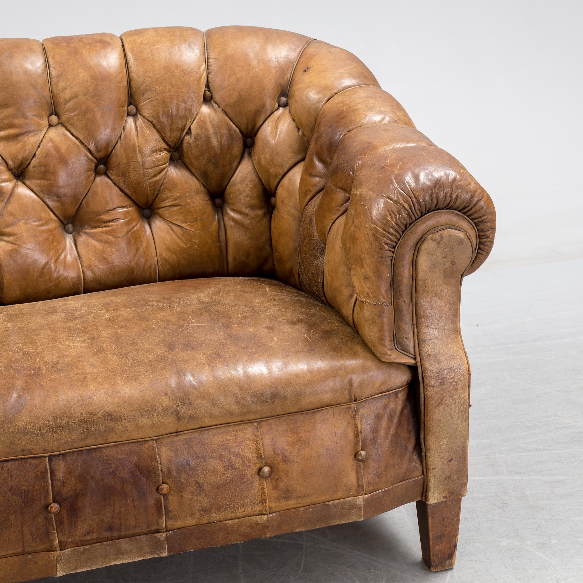 A Chesterfield model sofa, 1920s / 30s.