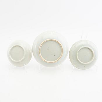 Plates 7 pcs and 1 dish, porcelain, Qianlong (1736-95), Qing dynasty.