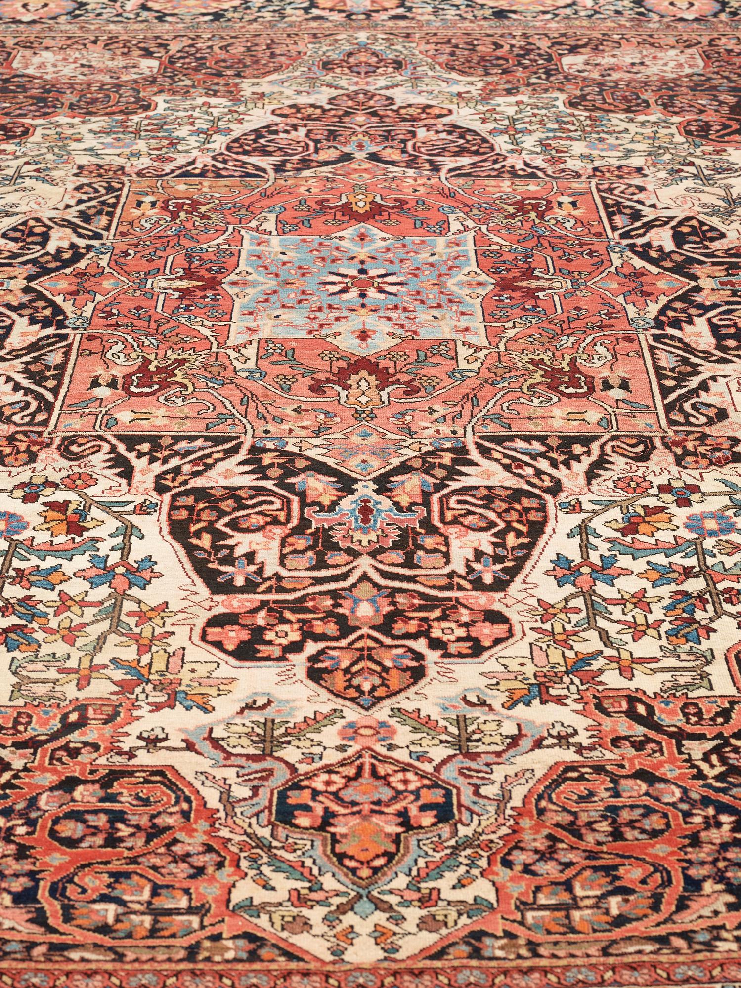 CARPET. Antique Sarouk.  349 x 258 cm.