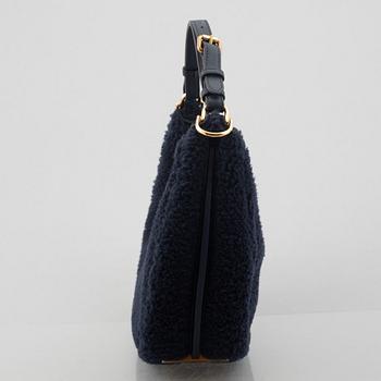 Fendi, väska, "Graphy Small Montone Merinos".