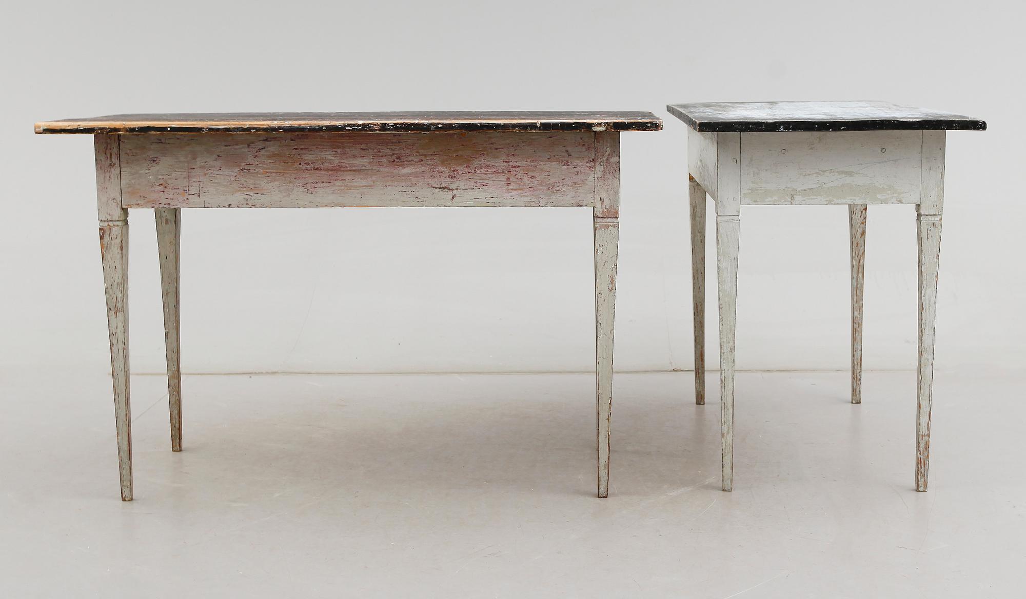 BORD, 2 st, sengustavianska, omkring år 1800.