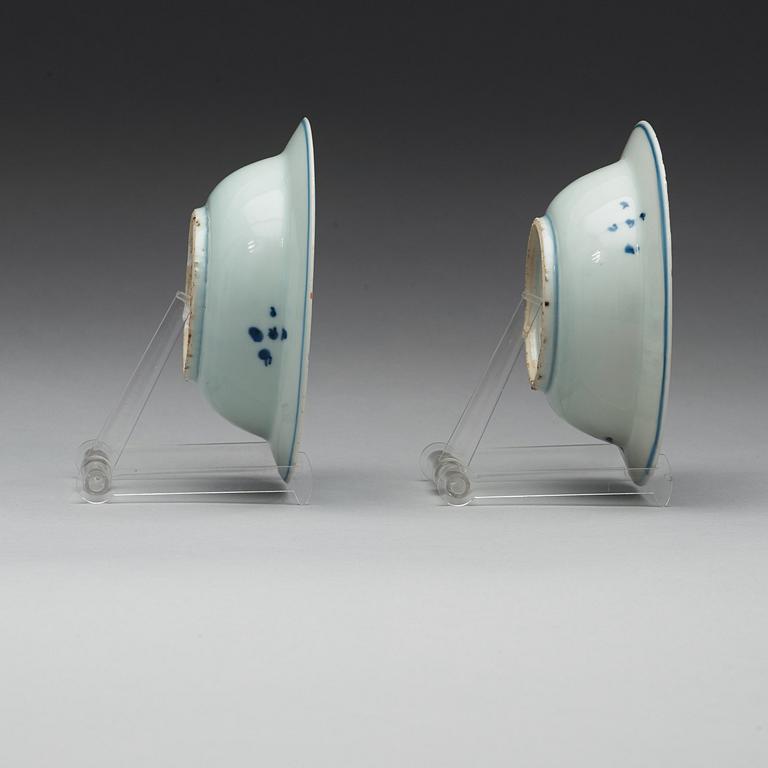 A pair of blue and white kraak bowls, Ming dynasty, Wanli (1573-1620).