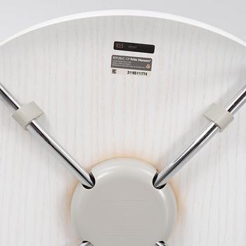 Arne Jacobsen, stolar, 8 st, "Sjuan", Fritz Hansen, Danmark, 2015.