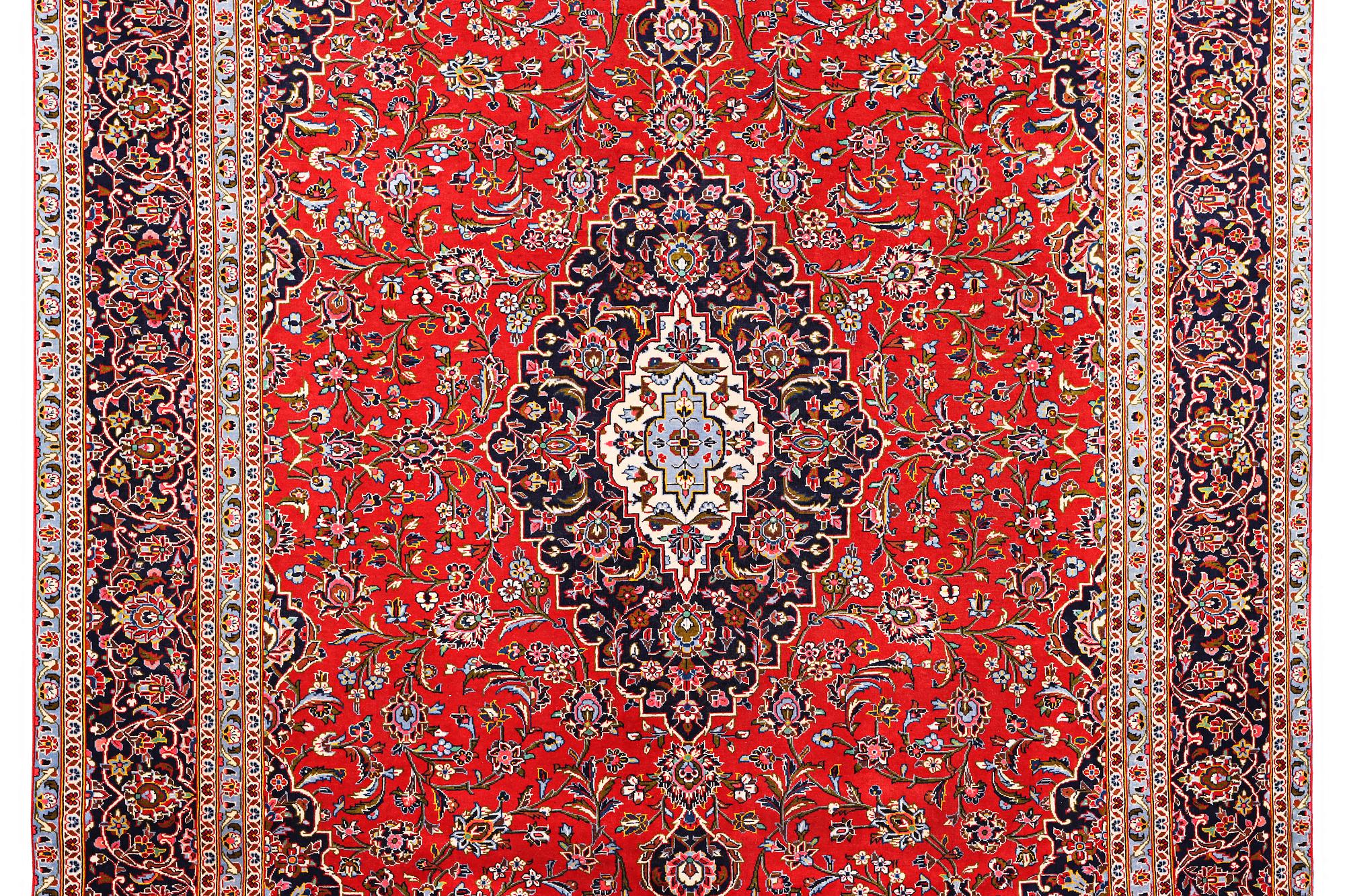 Matta, Keshan, ca. 395 x 276 cm.