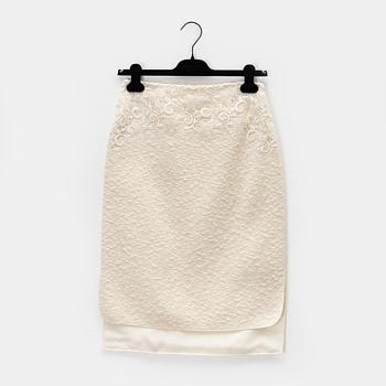 Giambattista Valli, a lace skirt, size 40.