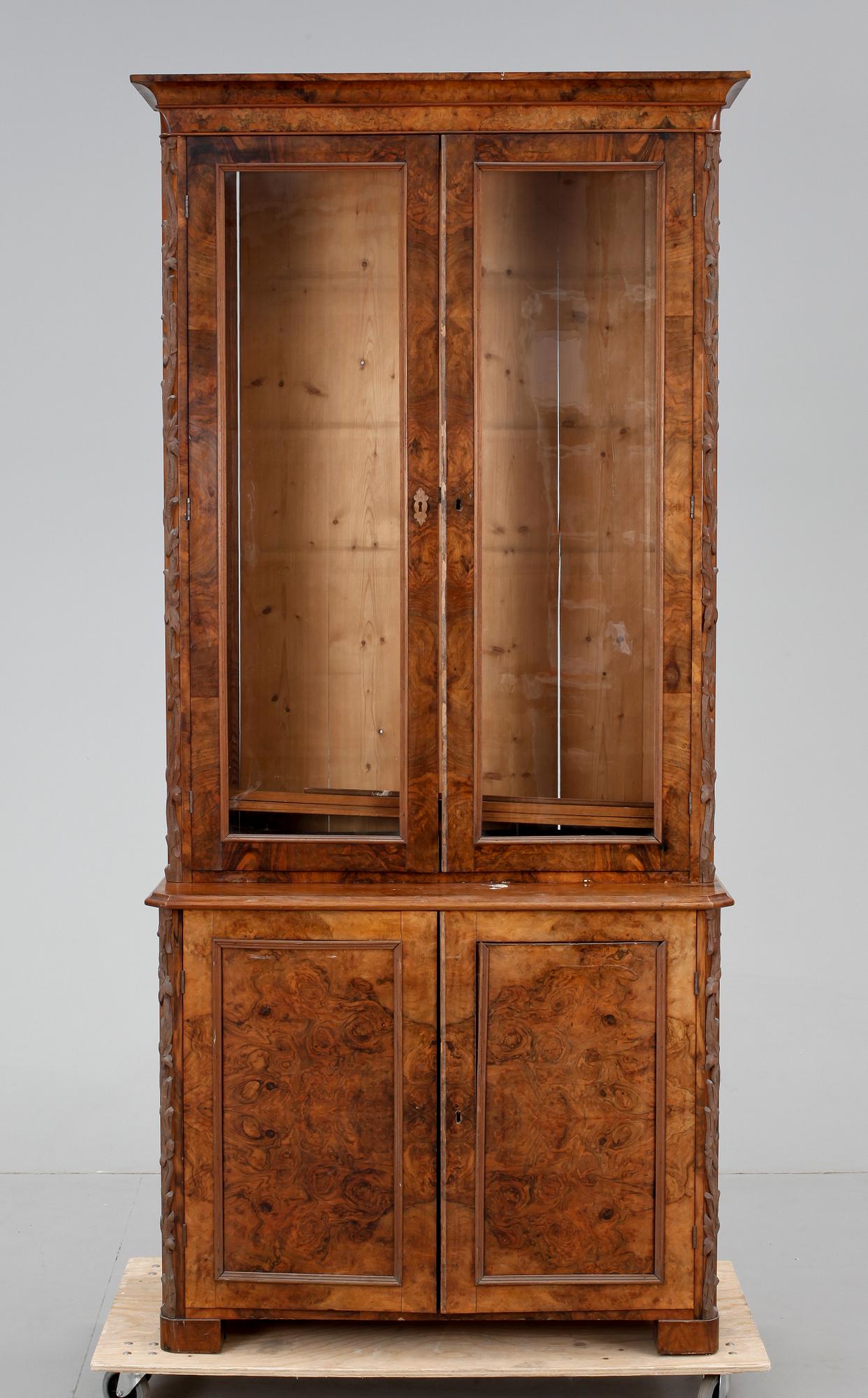 BOKSKÅP, nyrenässans, 1800-talets slut.