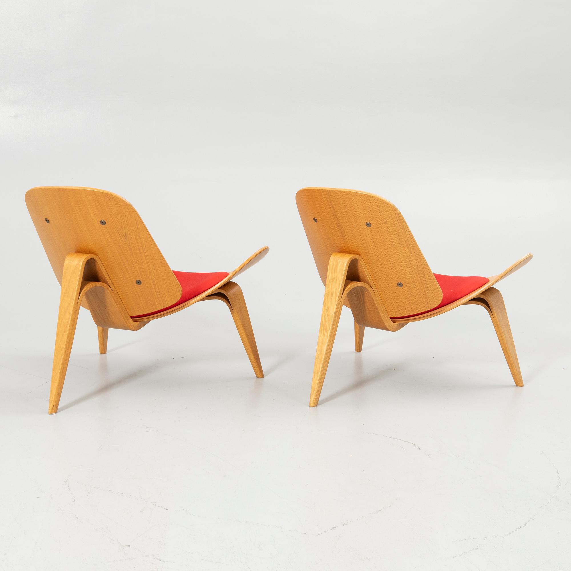 Hans J. Wegner, Armchairs, a pair, "CH07", Carl Hansen & Son Denmark, 2006.