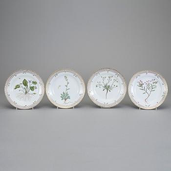 ASSIETTER 4 st, porslin. "Flora Danica", Royal Copenhagen.