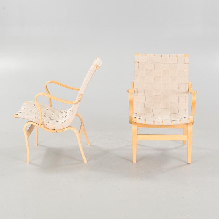 BRUNO MATHSSON, fåtöljer, ett par, "Eva", Dux, sent 1900-tal.