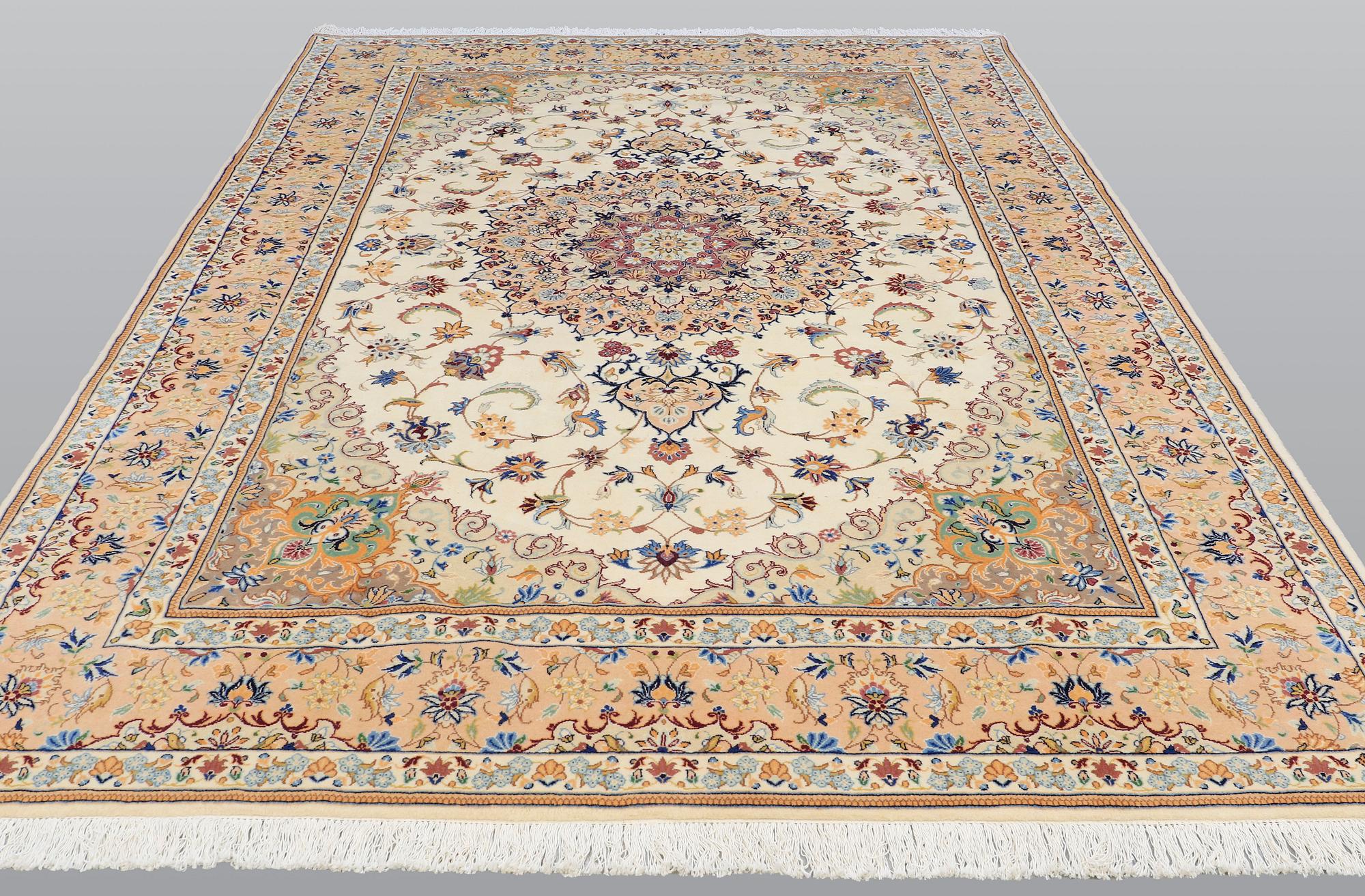 A carpet, Tabriz, ca 385 x 247 cm.