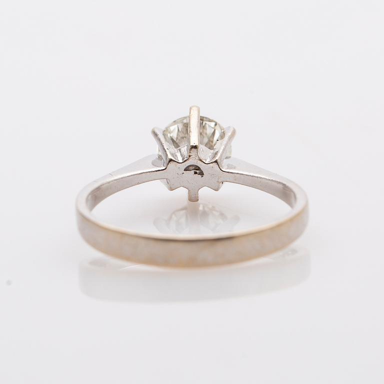 Ring, 14K gold with brilliant-cut diamond.