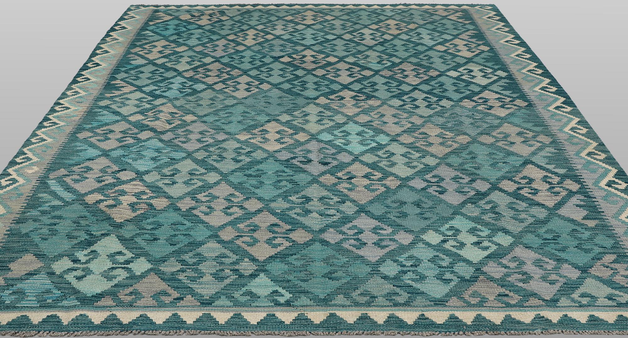 A Kelim carpet, 297 x 201 cm.