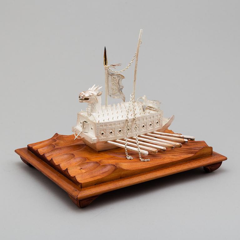 A ship model in silver, 20/21st century.