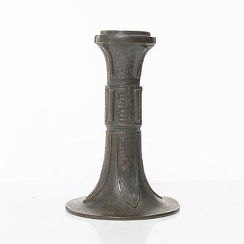 An archaistic bronze vase, Gu, Qing dynasty (1644-1912).