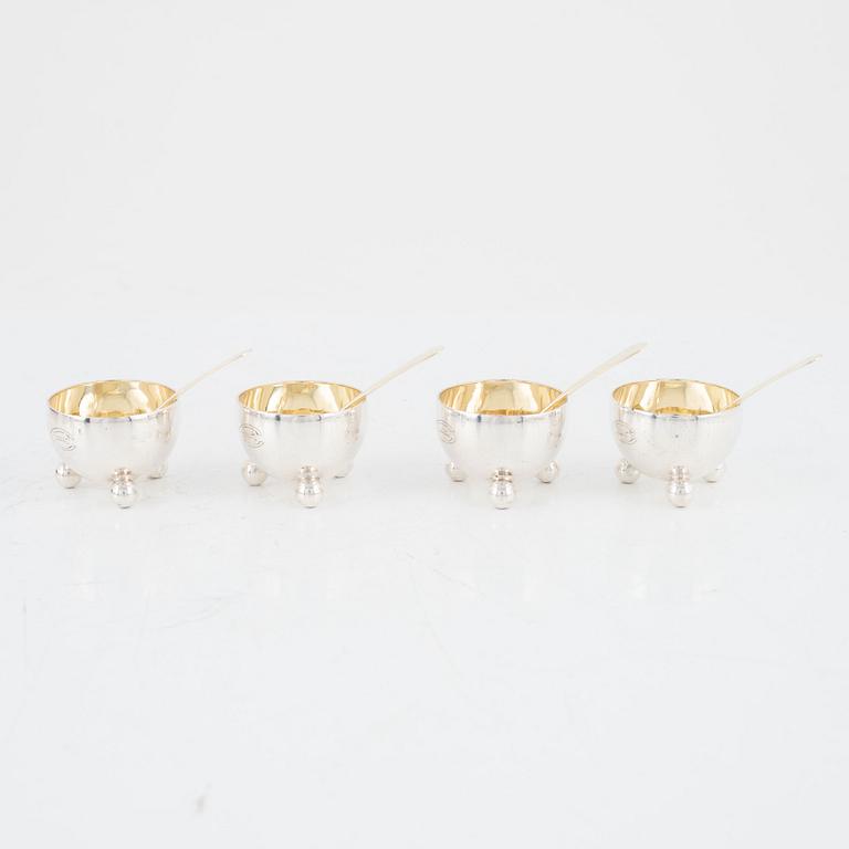 Saltkar med skedar, 4 st, C.G. Hallberg, Stockholm, 1927-28.