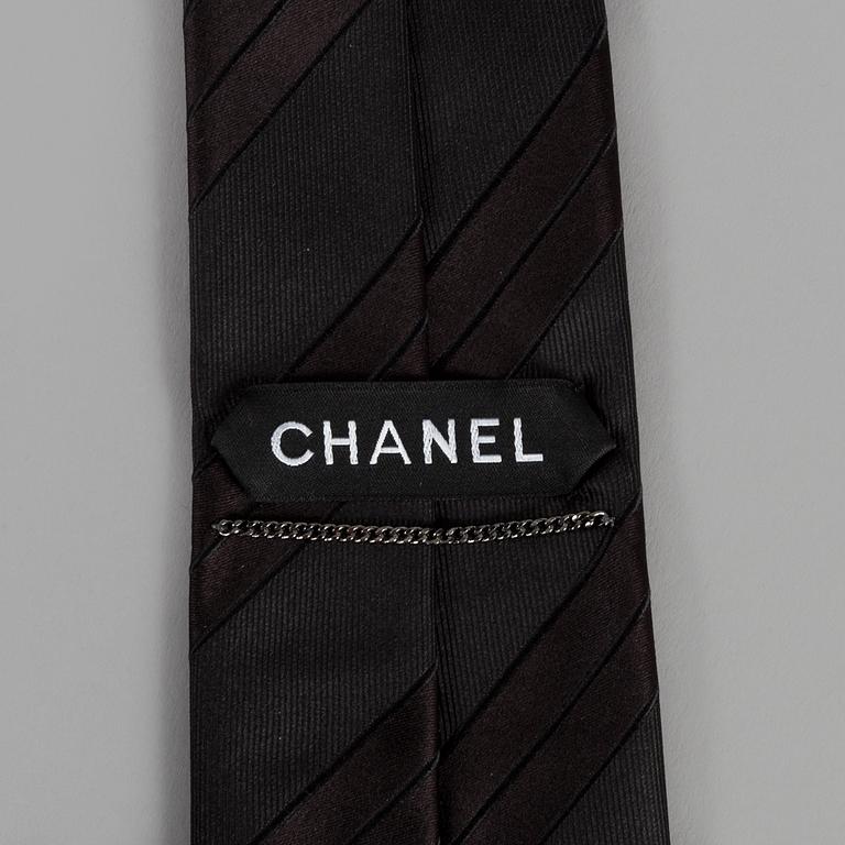 TIE, Chanel.