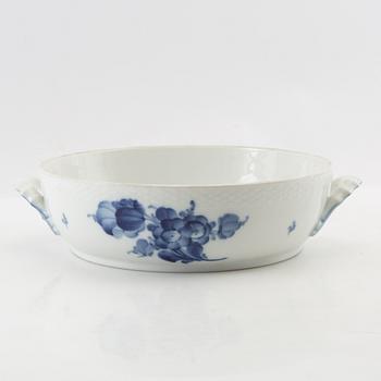 Service approximately 140 pieces "Blue Flower" Royal Copenhagen Denmark 20th century porcelain.