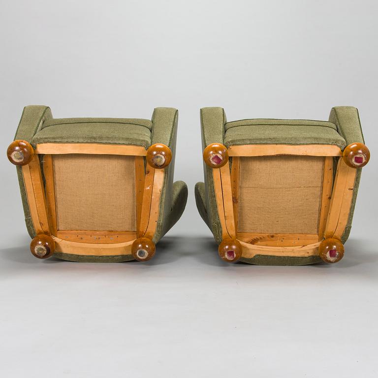 Märta Blomstedt, A pair of  'Aulanko-model' armchairs. Designed in 1939.