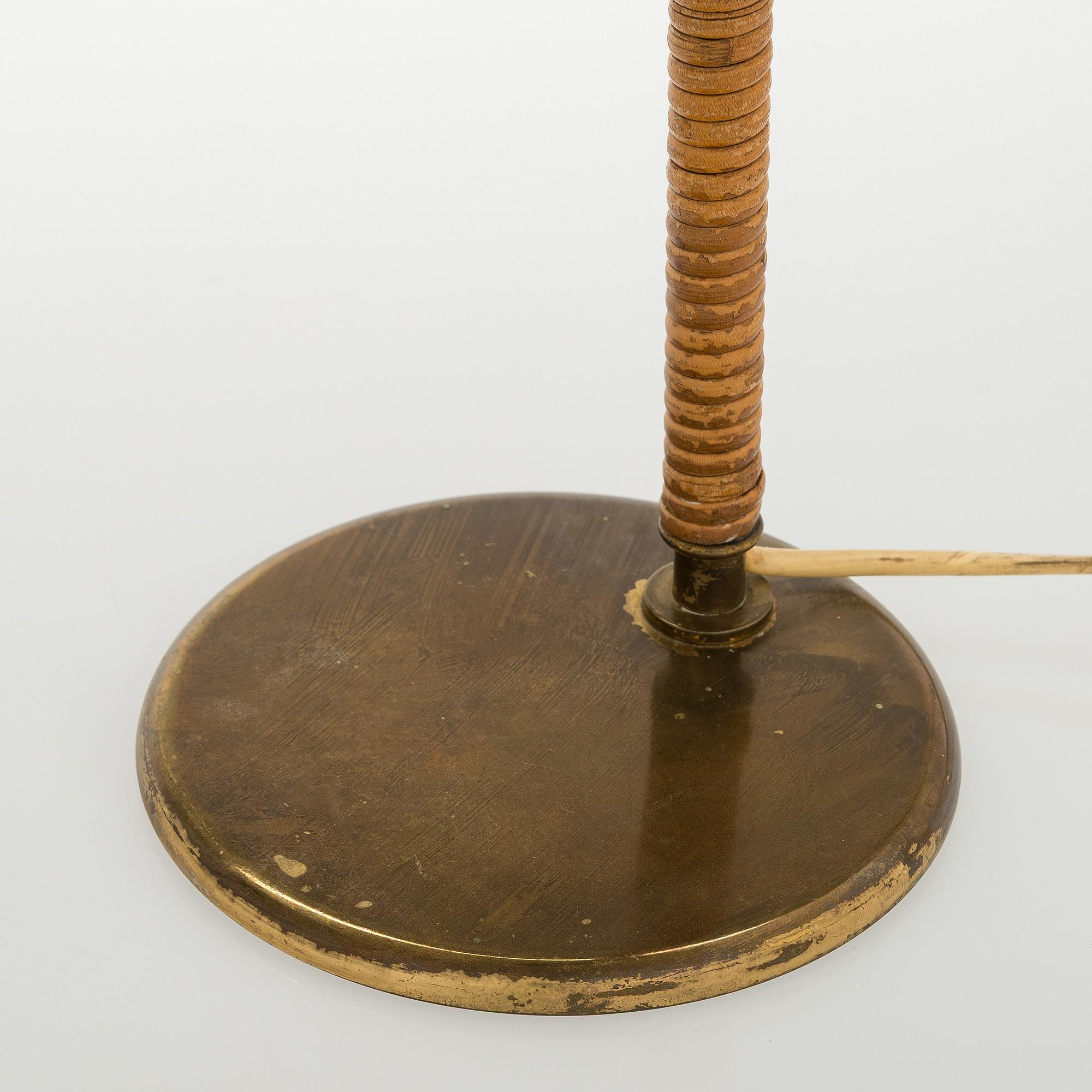 Paavo Tynell, pöytävalaisinpari, malli 9209, Taito 1900-luvun puoliväli.