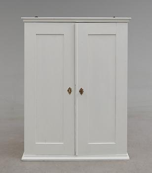 HÄNGSKÅP, 1800-talets andra hälft.