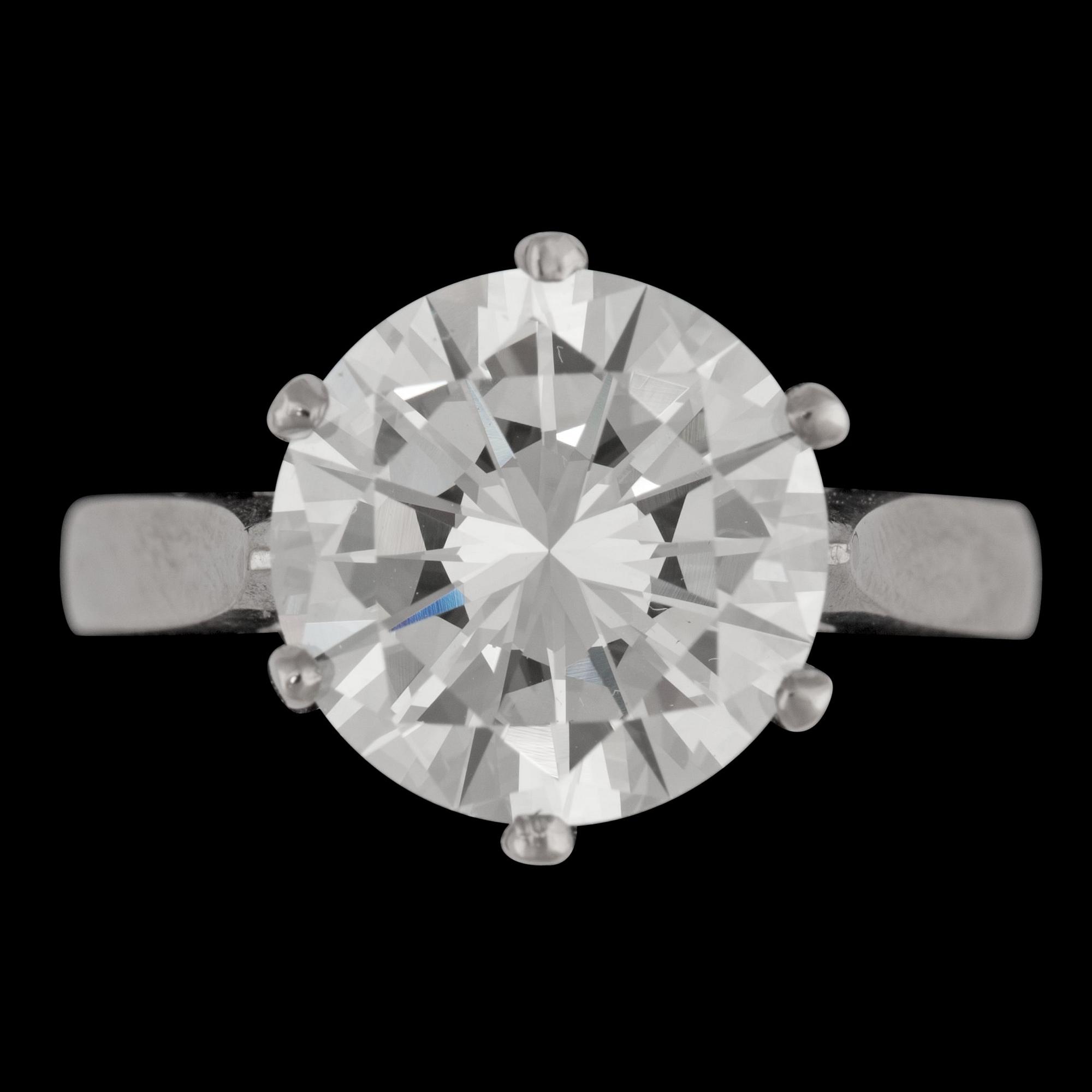 A brilliant cut diamond ring, 4.52 cts.