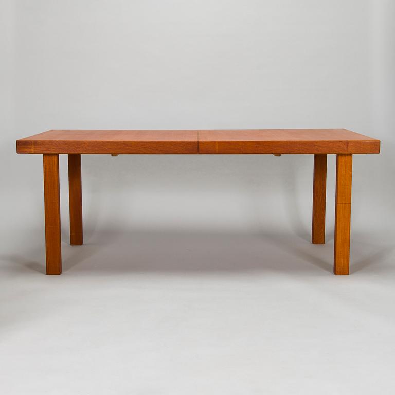 Carl Gustaf Hiort af Ornäs, A mid-20th century 'Näyttely Senior' dining table and 10 chairs for HMN Huonekalu Nupponen.