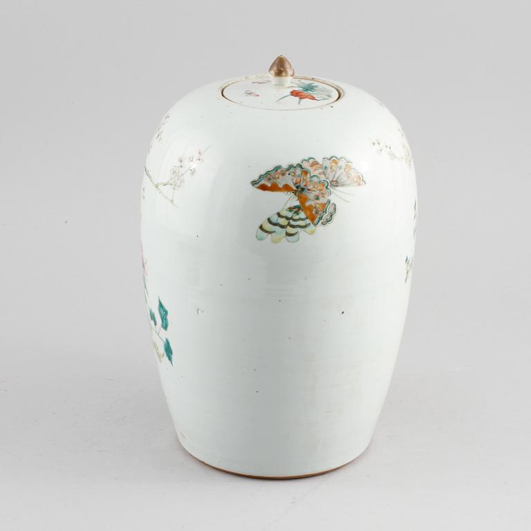 LOCKURNA, porslin, Kina, 1800-tal.