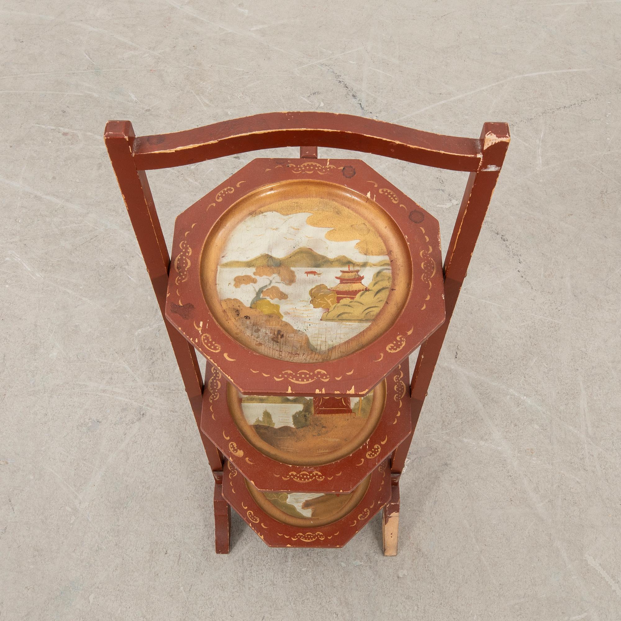 Cake stand from the beginning of the 20th century.