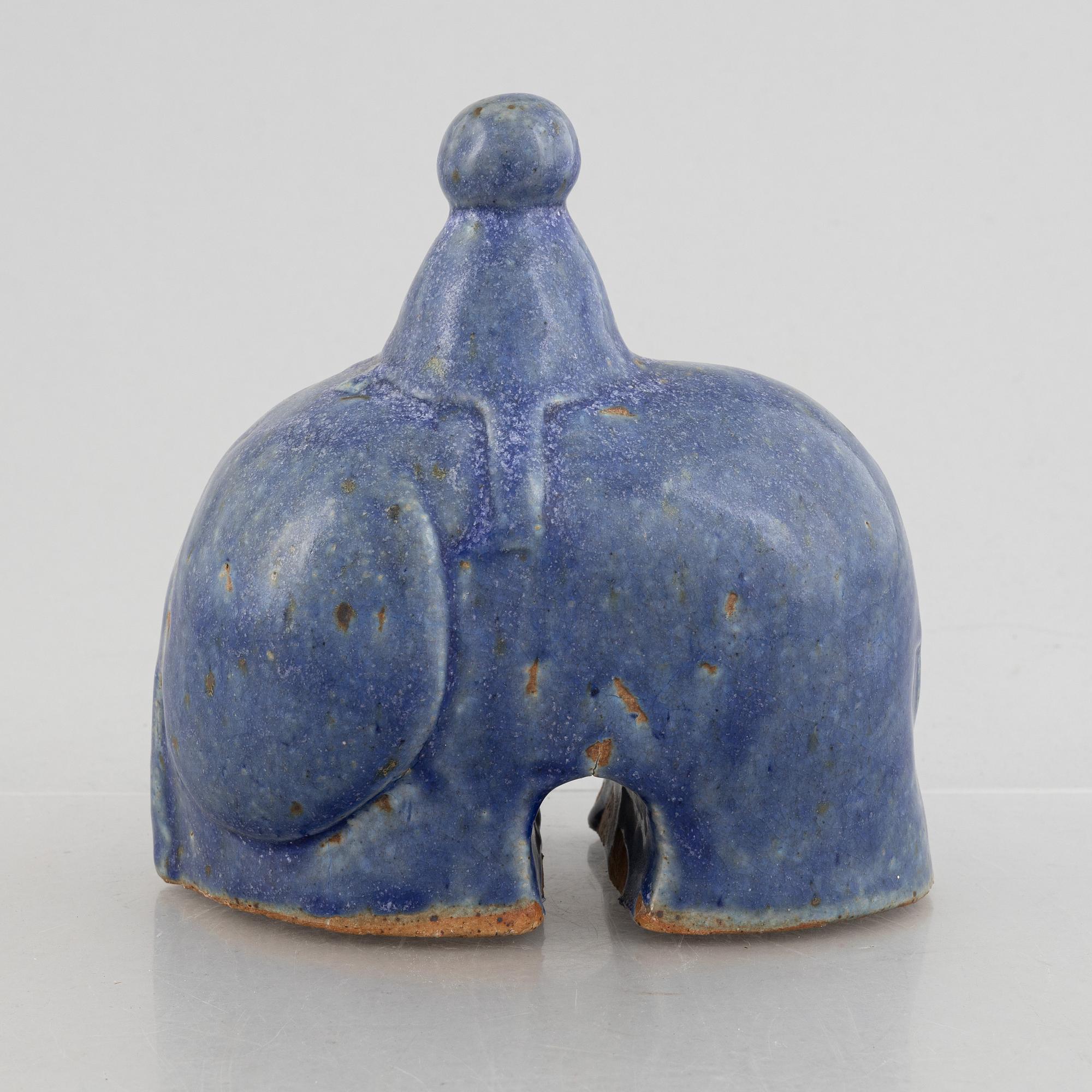 Ulla Kraitz, a stoneware sculpture, own studio, Fogdarp.