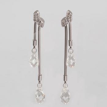 PARTI SMYCKEN, 4 delar, Swarovski, silverfärgad metall med fasettslipade swarovskikristaller.