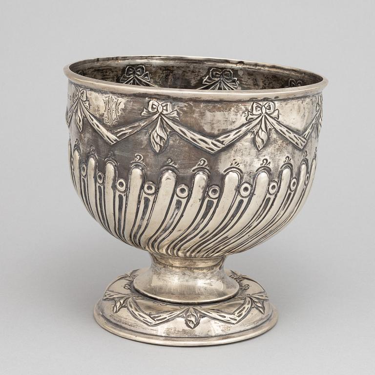 Synyer & Beddoes (Harry Synyer & Charles Joseph Beddoes), vinkylare, silver, Birmingham 1898.