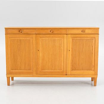 Carl Malmsten, sideboard, "Herrgården", Bodafors, 1900-talets andra hälft.