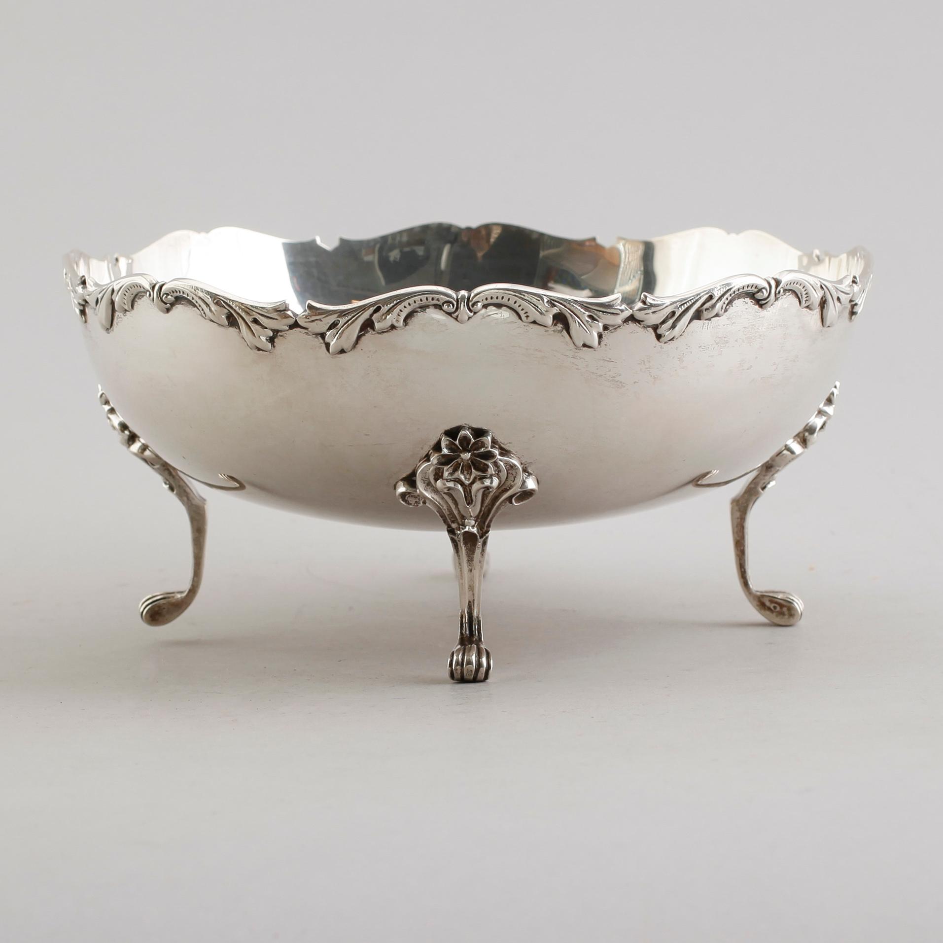SKÅL, silver, Birmingham 1930. Vikt ca 735 gram.