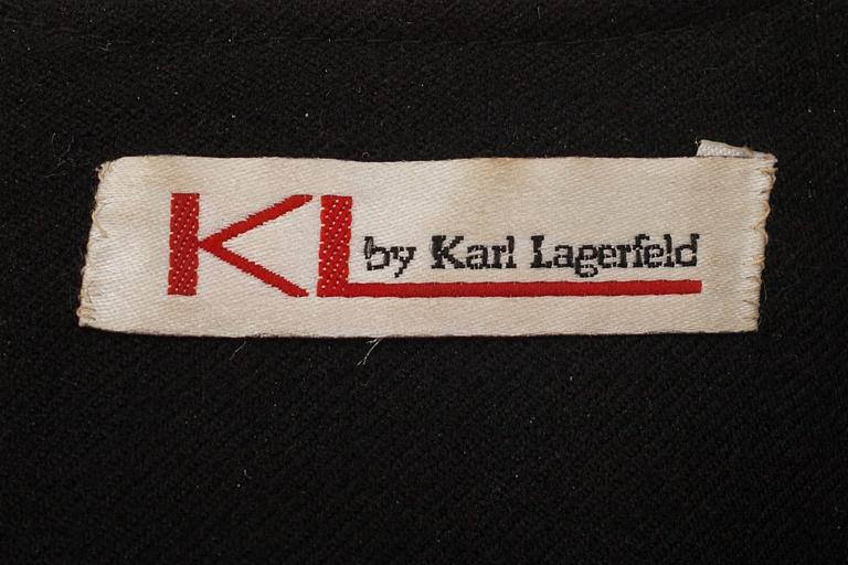 KLÄNNING, By Karl Lagerfeldt.